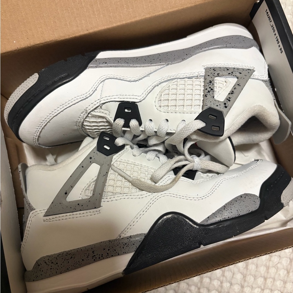 Jordan Kids Sneakers in White and Gray